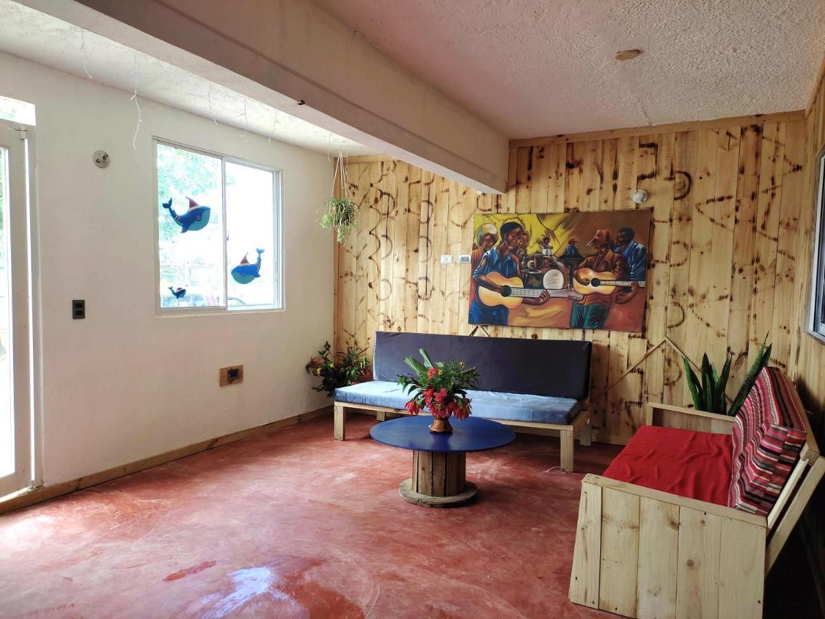 Hostel La Ballena Backpacker Las Galeras Dış mekan fotoğraf